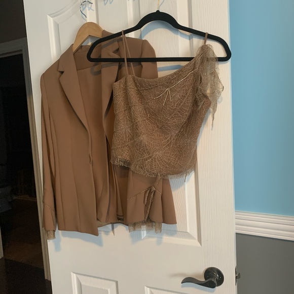 Beautiful 3 pieces. - Picture 2 of 10